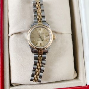 Auth women’s Rolex Datejust oyster perpetual watch